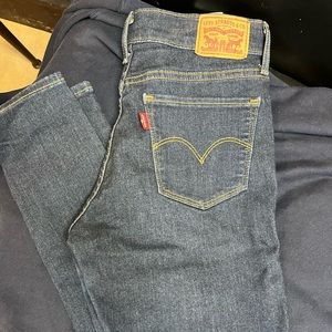 Levis